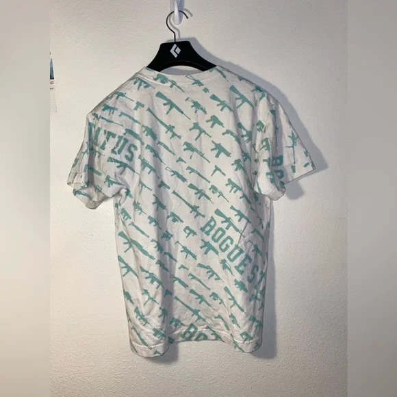 EUC | Rogue Status | Teal and White T-shirt | Size Medium - Picture 5 of 6